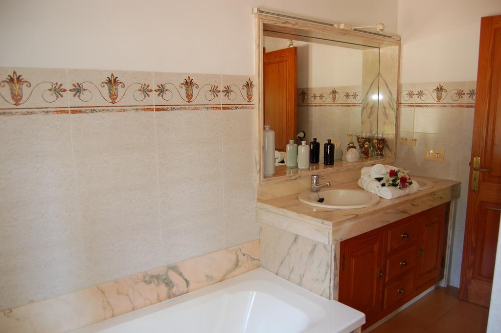 Private Villas Puerto Pollensa For Family Groups, Private Mountain Ideal For Runners, Trailers, Hikers, It Is Approximately 3 Minute Walk From The Beach Pokoj fotografie